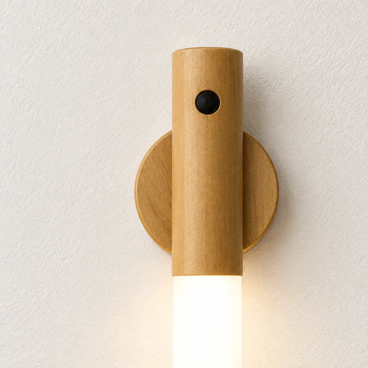 Musong Wood-Tone Baton Wall Light, close-up detail