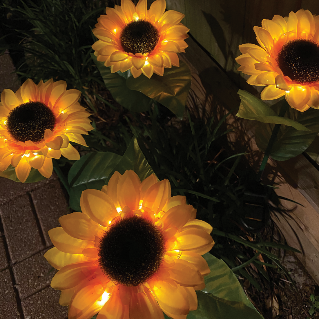 Elegant Solar-Powered Sunflowers Light Set