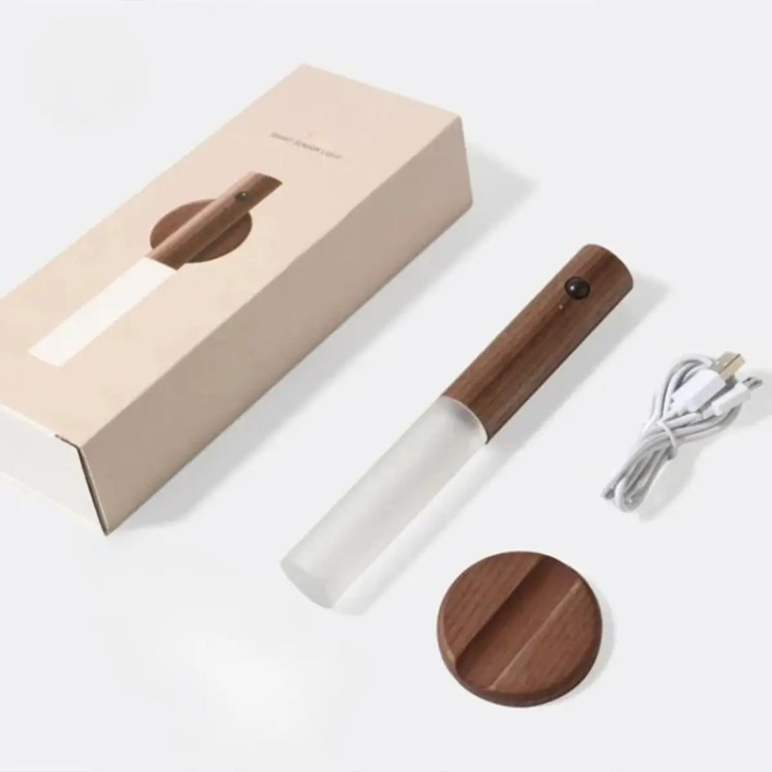 Musong wood-tone baton wall light, close detail