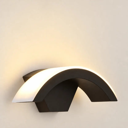Lunara arc wall light diffuser close-up