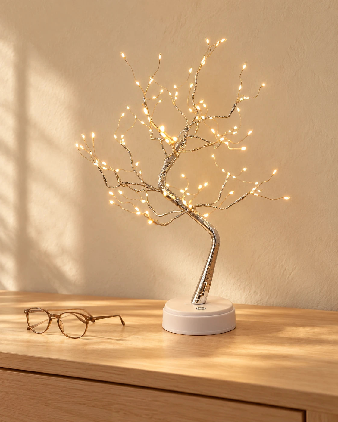 Tienlam tree lamp on a desk